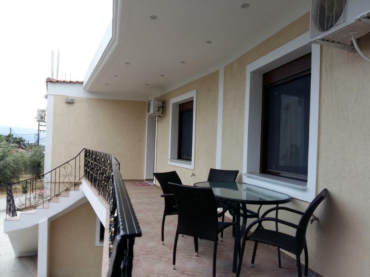 Gougousis Apartments Kaloyiros Exterior foto